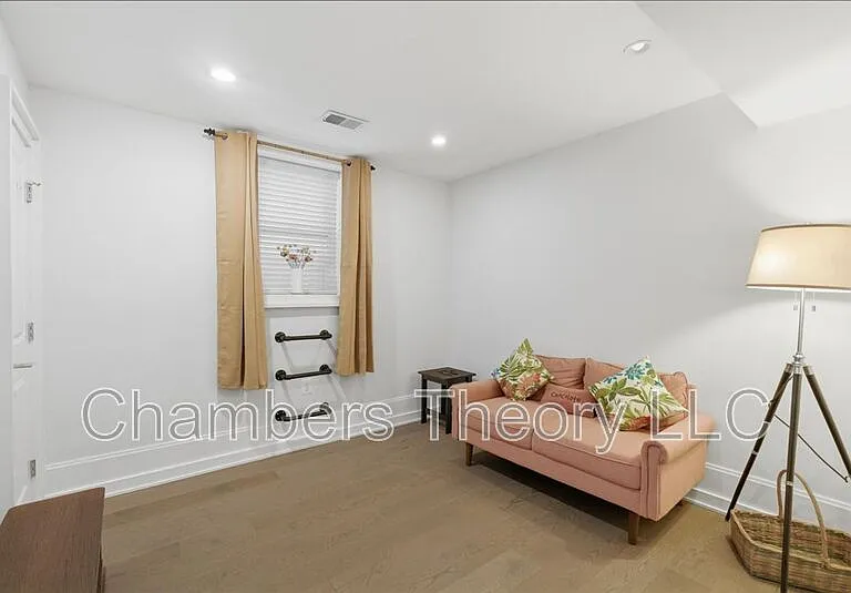 1516 Q St NW #1 — Photo 23