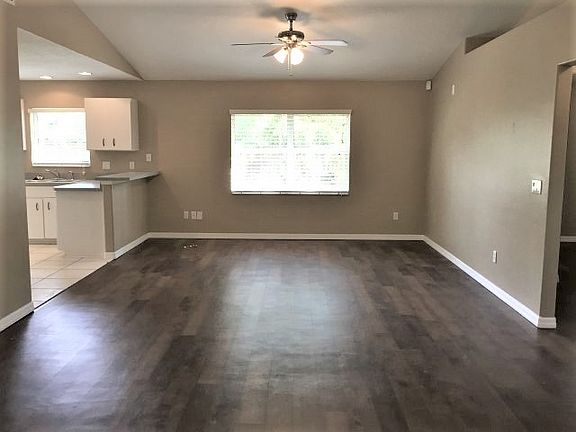 2nd image of 28 Ramblewood Dr