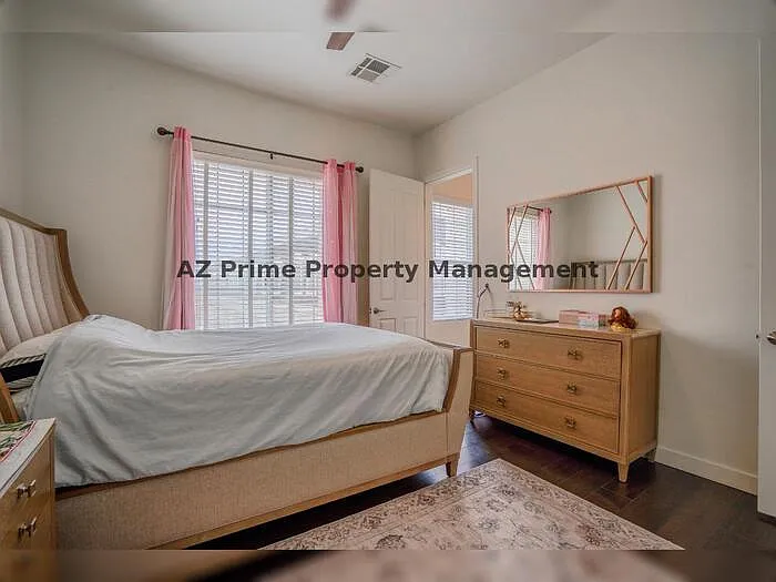 4438 N 27th St #4 — Photo 20
