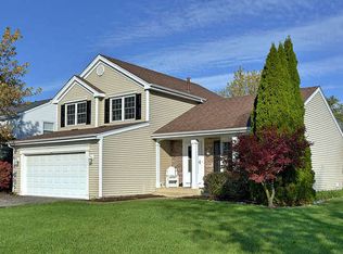 655 Shallow Cove Rd, Lake Zurich, IL 60047