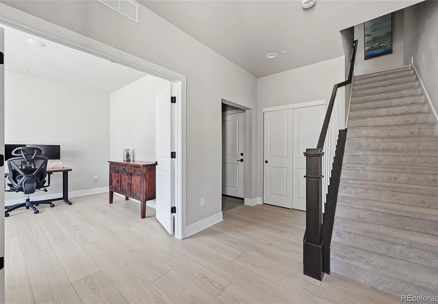 4 bed, 4.0 bath, 2158 sqft, $3,500 — Photo 4