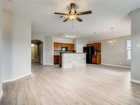 3rd image of 222 Teron Dr