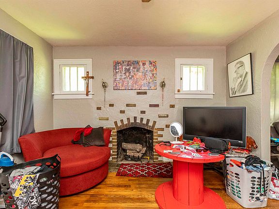 5th image of 1339 Corby Blvd
