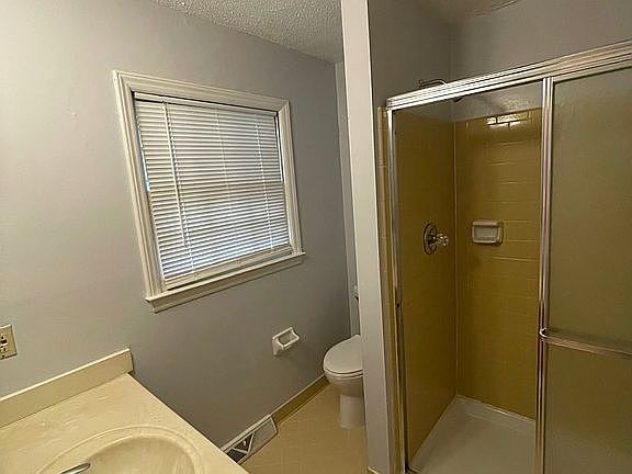 bathroom/masterbedroom