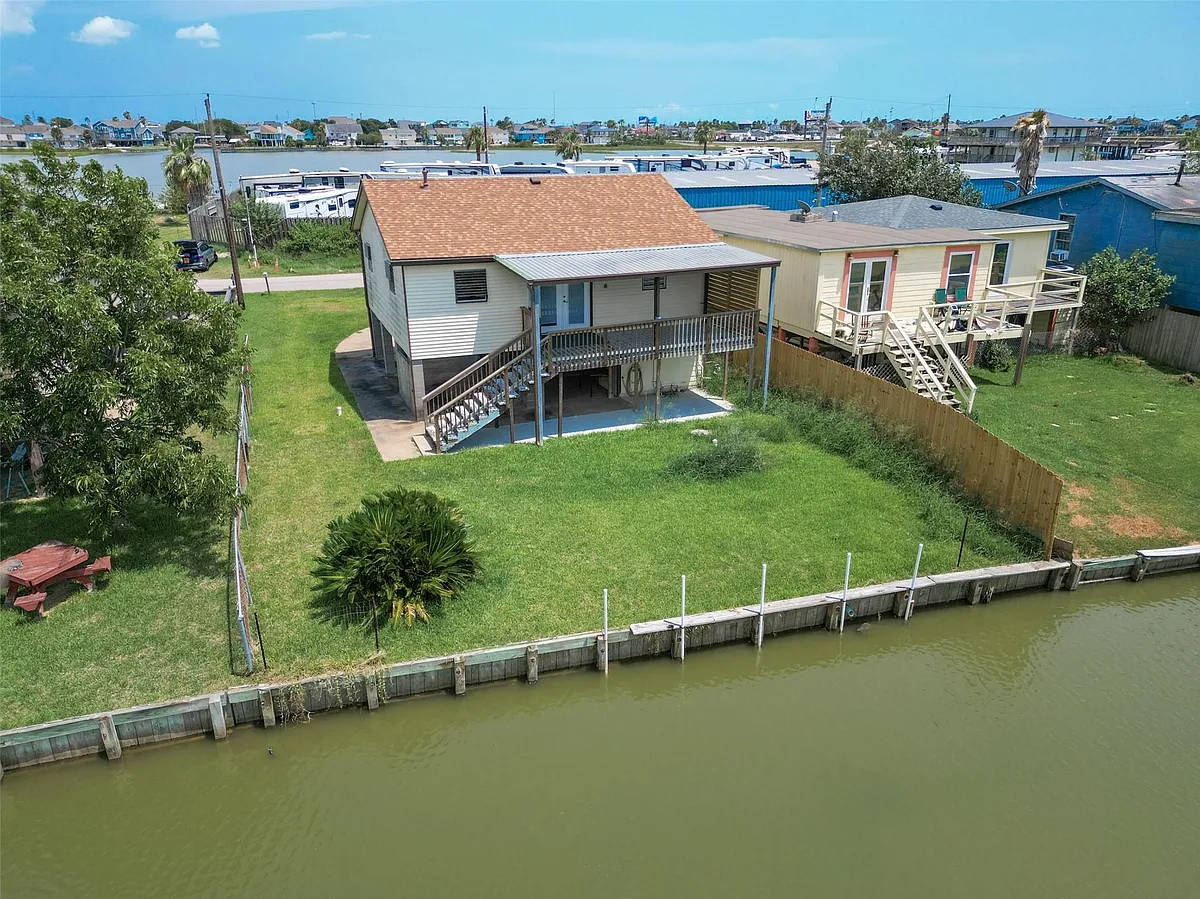 Building Photo - 7102 Terrasso Dr