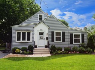 805 Richards St, Geneva, IL 60134