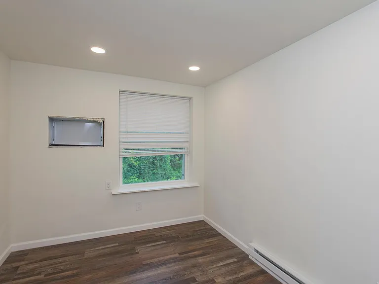 The Oakley — Photo 139