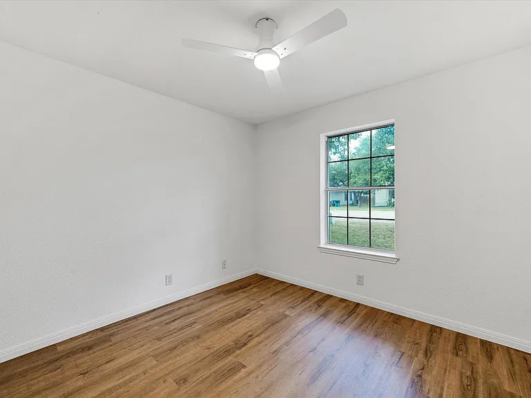 1707 Primrose Ln — Photo 20