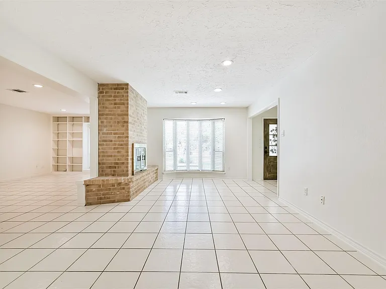 807 Stadium Cir — Photo 7