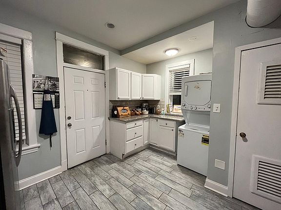 5th image of 736 S Claremont Ave #2