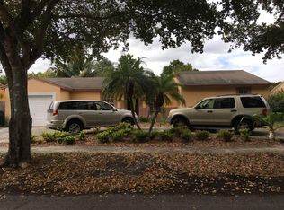 20110 NW 57th Ct, Hialeah, FL 33015