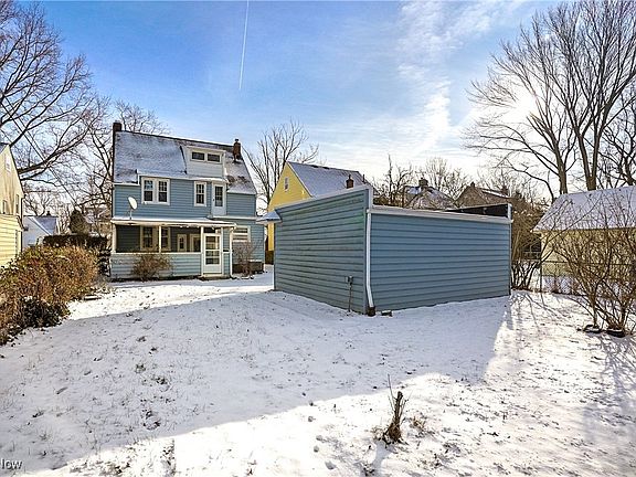 5th image of 226 E 216th St