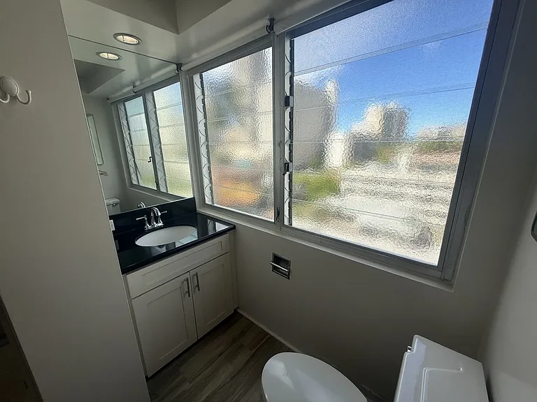 2015 Ala Wai Blvd — Photo 9
