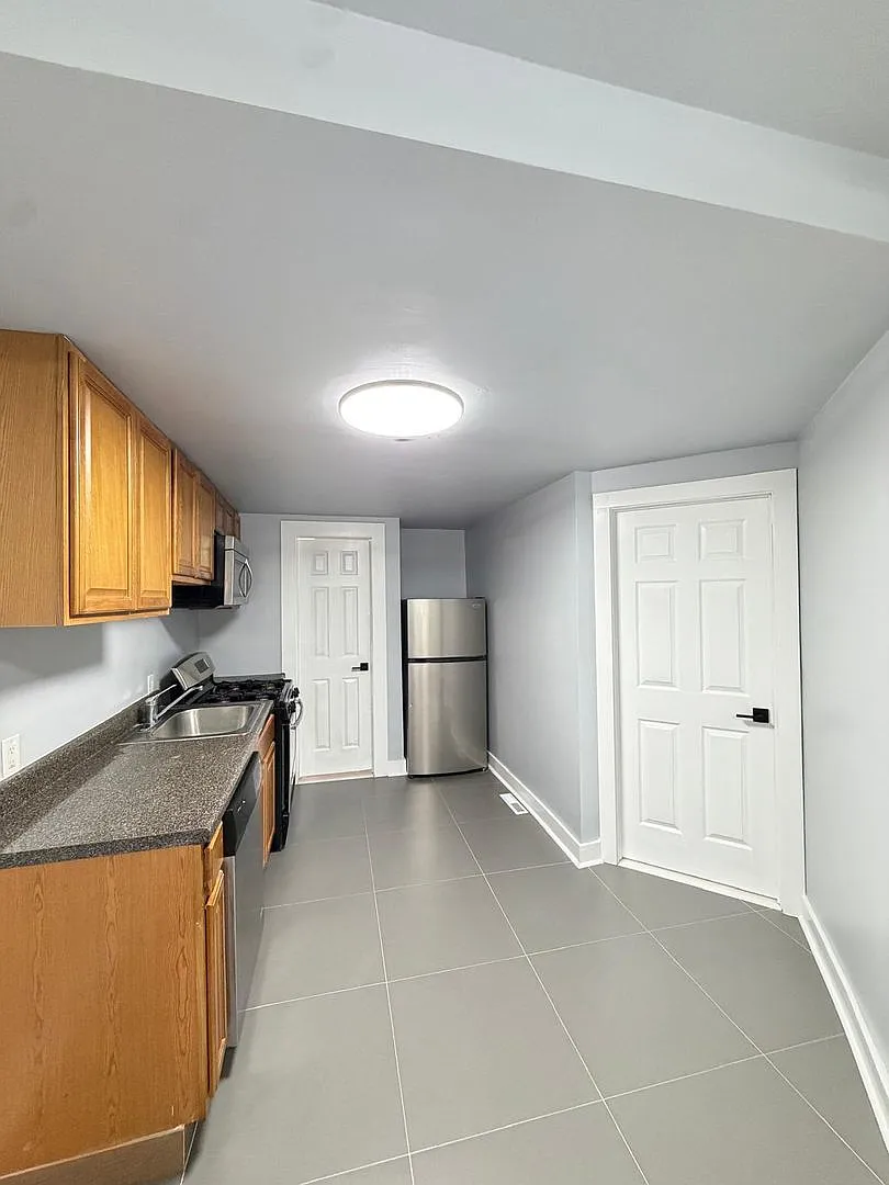 40 Walnut — Photo 4