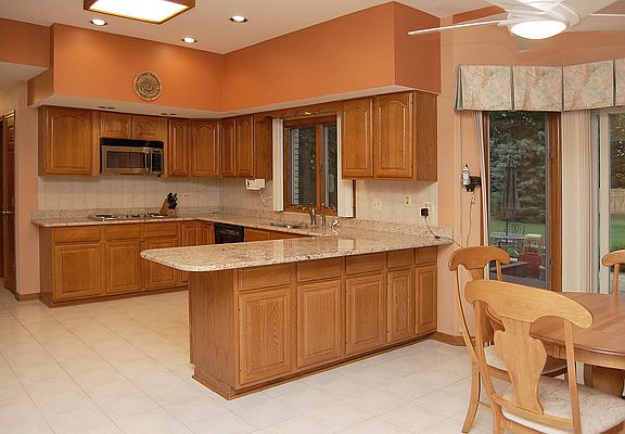 4th image of 300 Shannon Dr