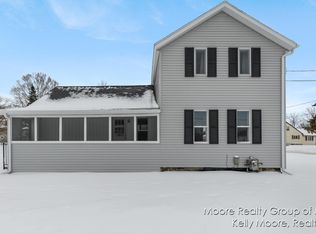 292 W Muskegon St, Cedar Springs, MI 49319