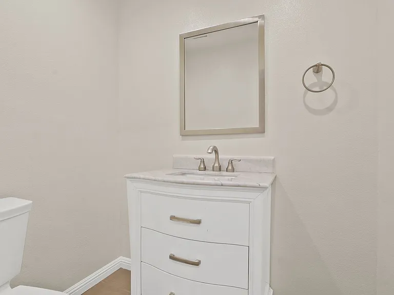 1115 Rosecrans Ave — Photo 5
