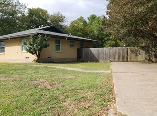 1402 Country Club Rd, Ennis, TX 75119