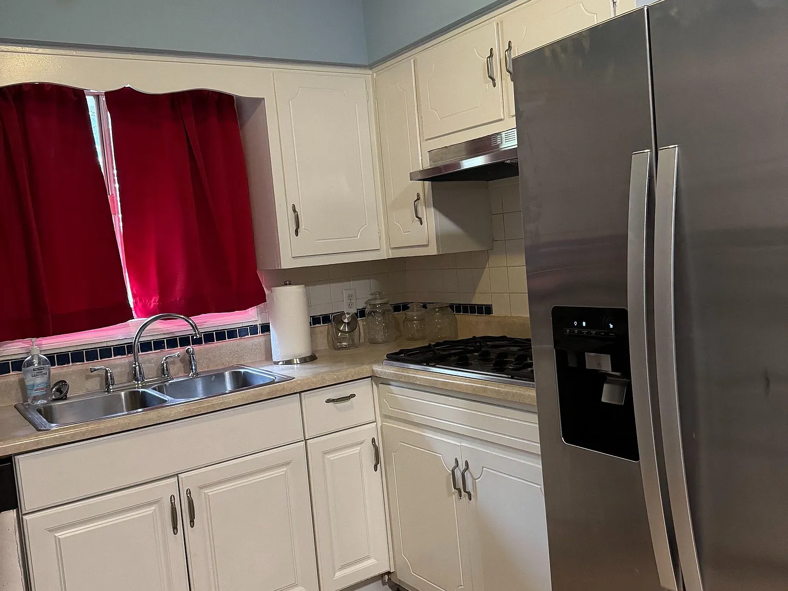 3 bed, 2.0 bath, 1700 sqft, $910 — Photo 2
