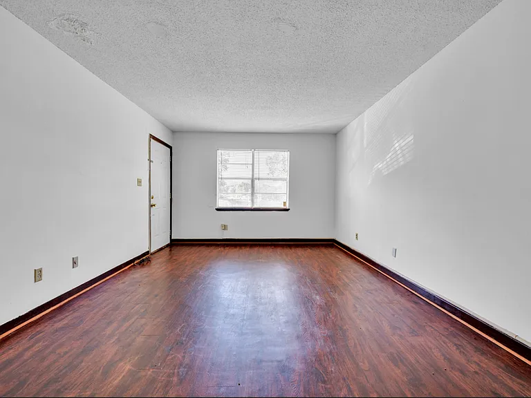 313 Beta St — Photo 7