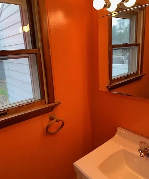 43 Center St — Photo 9