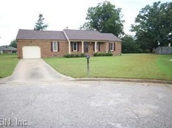 700 Lindenbrook Ln, Chesapeake, VA 23322