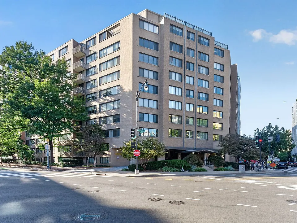 2201 L St NW #710
