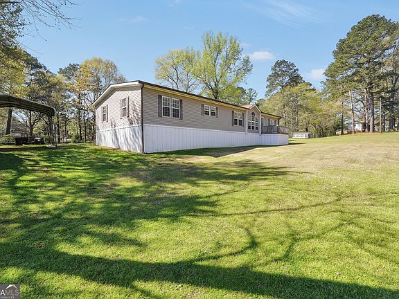 4th image of 90 Forest Rd