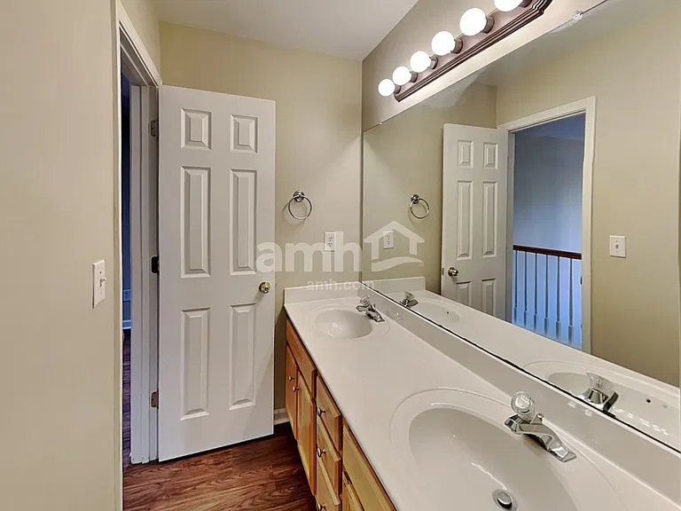 5584 Cambridge Bay Dr — Photo 19