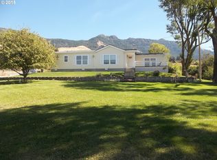 69748 Lantz Ln, Cove, OR 97824