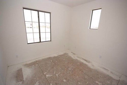 4th image of 543 E White Wing Dr