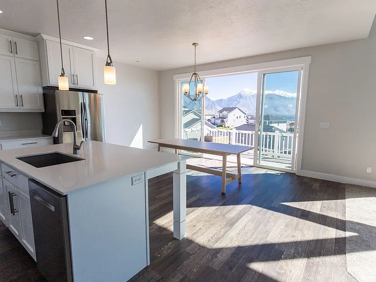 761 W Summer View Ln — Photo 9
