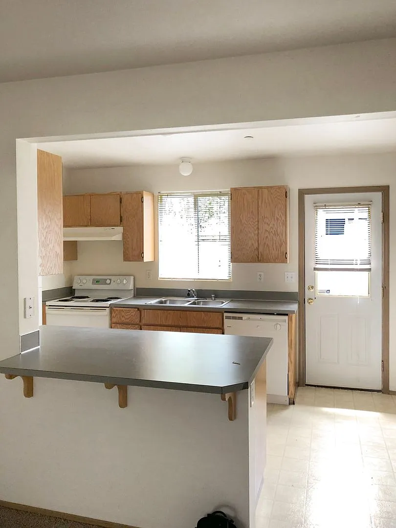 4707 S. Puget Sound Ave — Photo 4