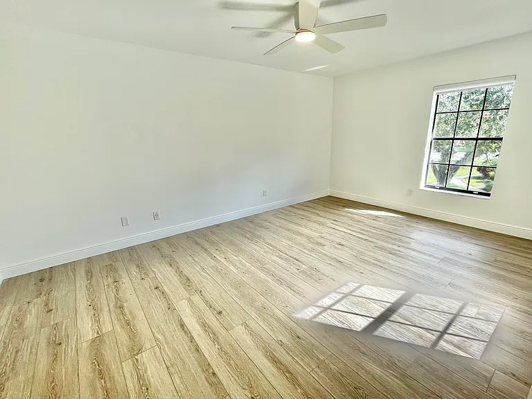 359 Prestwick Cir #2 — Photo 9
