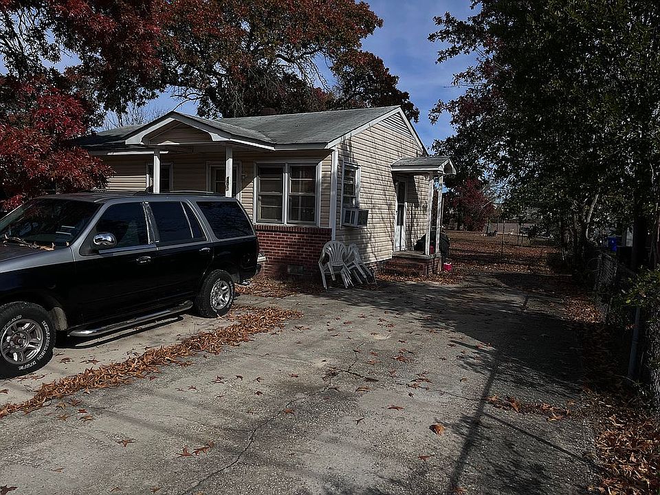2nd image of 207 7th St