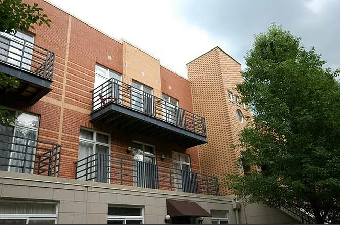 1033 E 46th St #403 — Photo 1