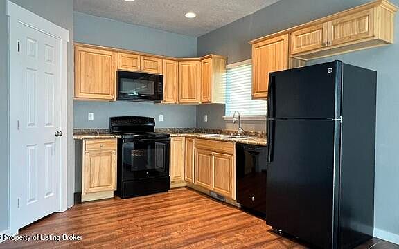 3rd image of 1134 9th St SW