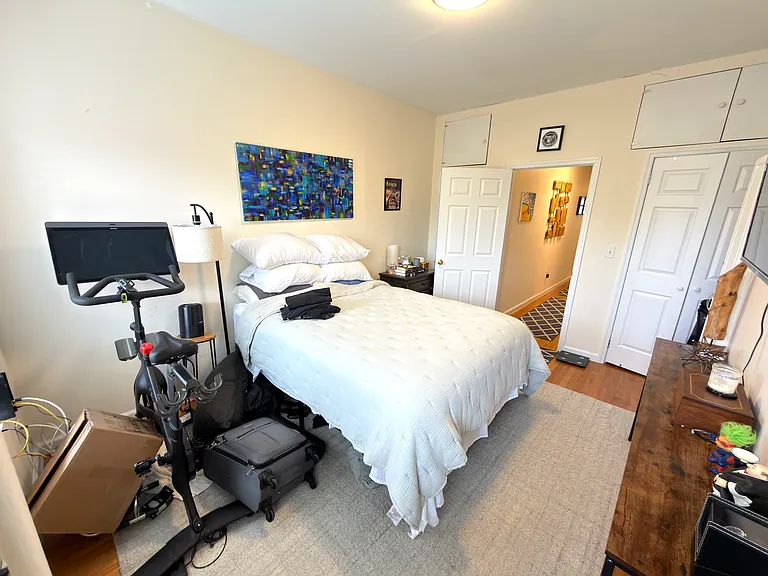 320 E 6th St #10 — Photo 14