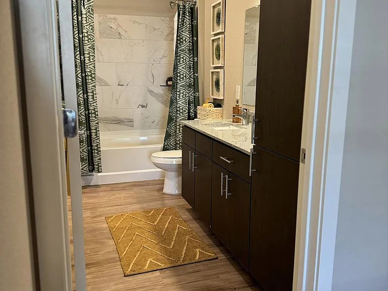 Southton Apartments — Photo 8