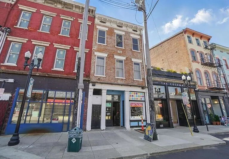107 W Elder St #B — Photo 3