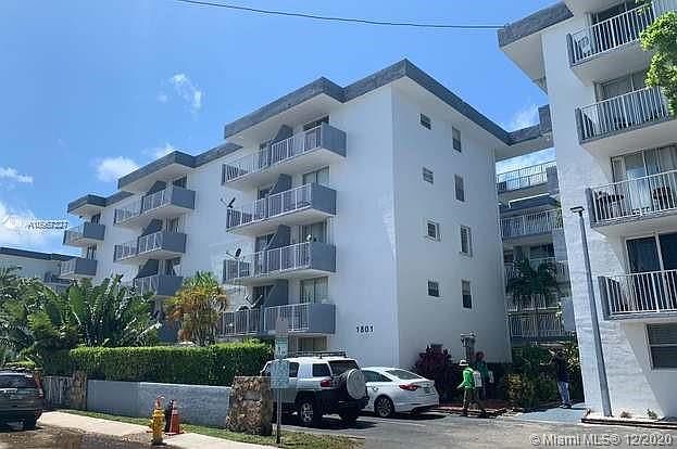 2nd image of 1801 S Treasure Dr APT 406