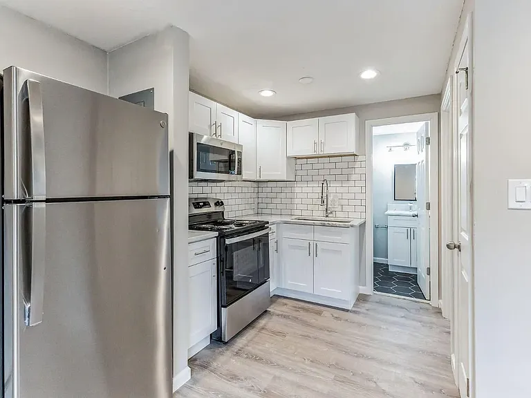 1456 W 107th St #14 — Photo 9