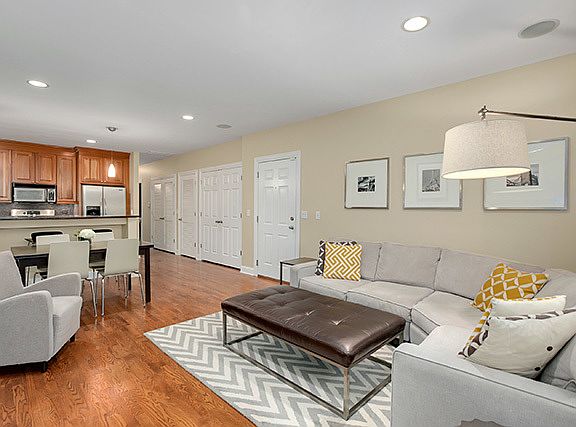 5th image of 3231 N Clifton Ave #2