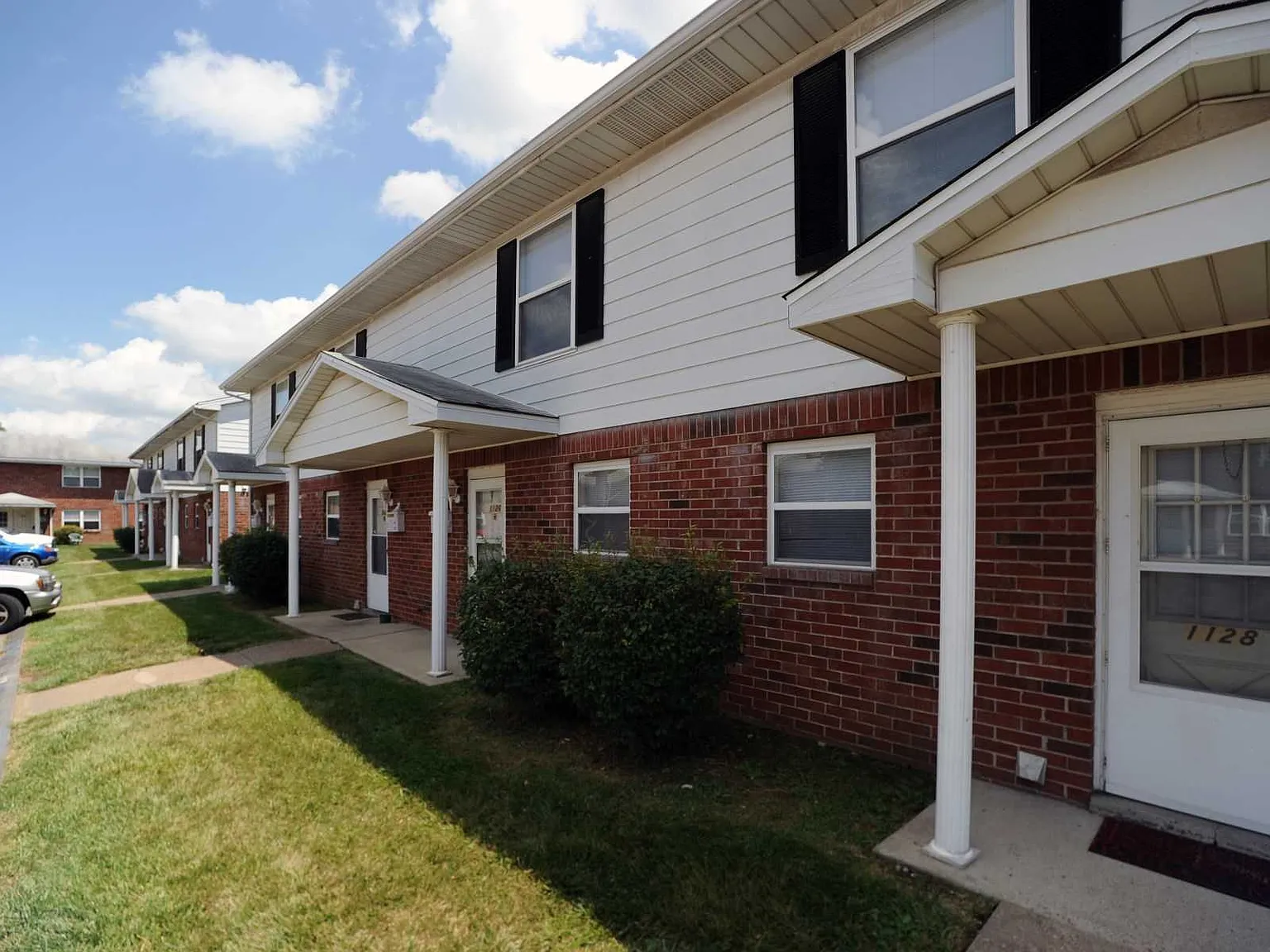 Diamond Valley Apartments — Photo 3