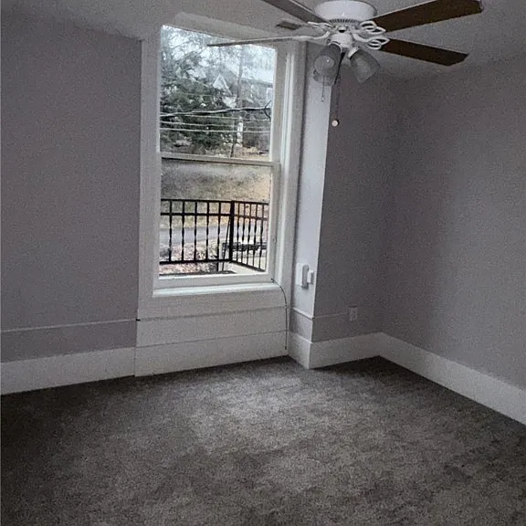 323 Kellys Way #B — Photo 8