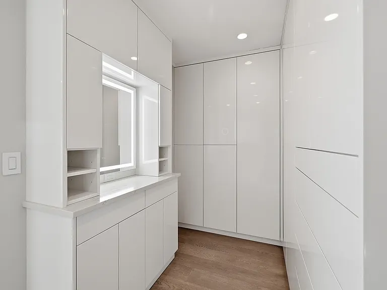 15240 Victoria Ave — Photo 11