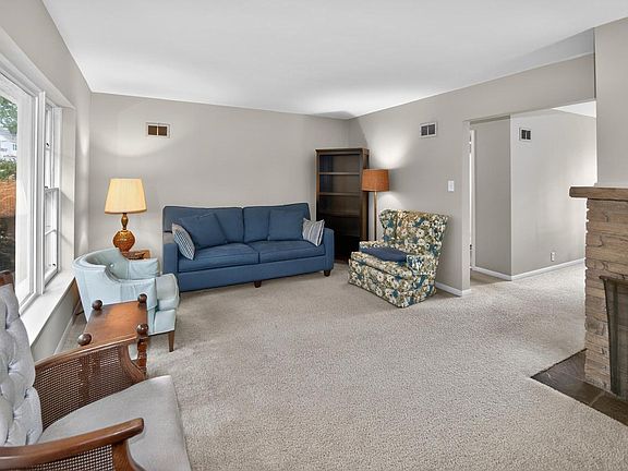 4th image of 11605 W Mount Vernon AVENUE