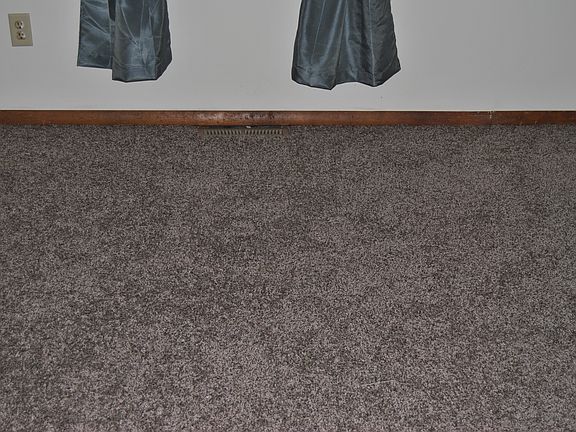 3rd image of 209 Grumbach Ave