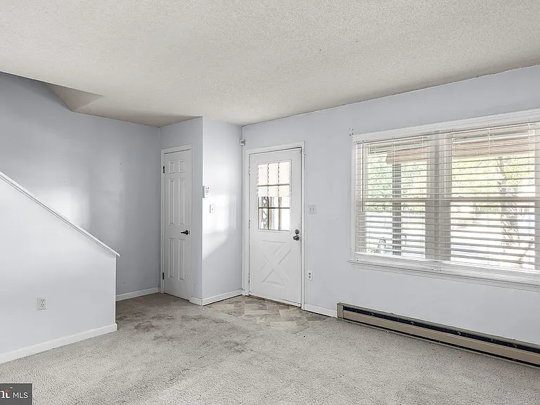 117 N Church St — Photo 5