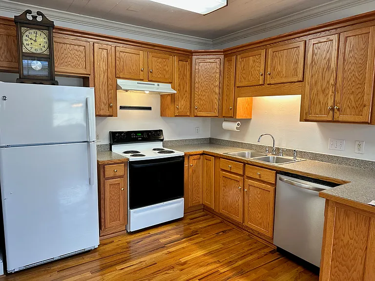 23 N Congress St #E — Photo 15